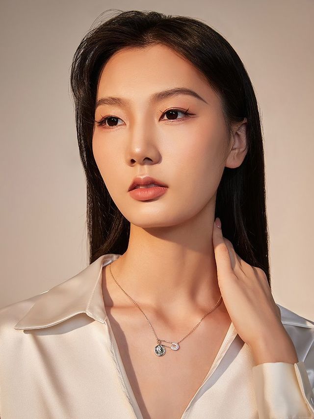 glamever别针项链硬币凸显高贵的脖颈！