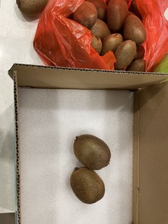 京东肴池旗舰店买的翠香猕猴桃