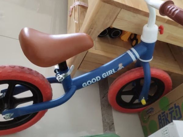 性价比超高的一款儿童滑步车值得推荐