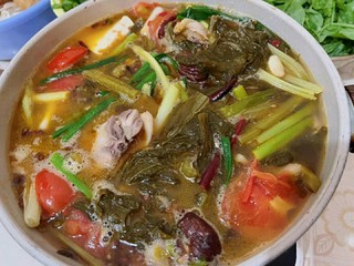 冬日食补|自制云南版酸汤鸡火锅