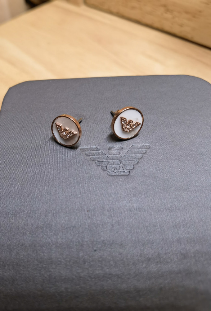 阿玛尼时尚耳饰