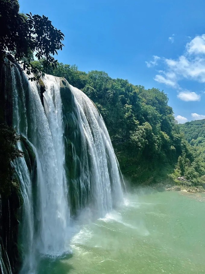 太阳高山流水风景图图片