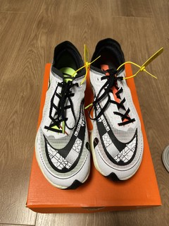 Nike ZoomX Vaporfly Next%2跑鞋 