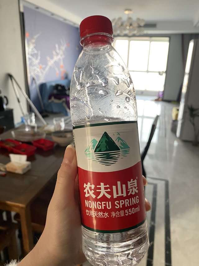 疫情期间必备矿泉水