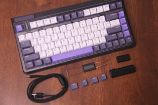 优雅的紫色键盘