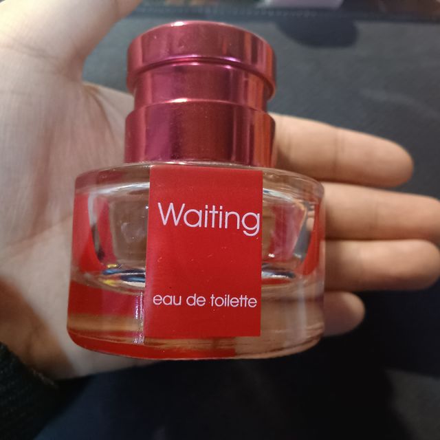 好闻且持久留香的waiting香水