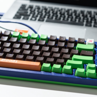 与《这就是街舞》联名的超酷键盘——双飞燕飞时代FS98有线机械游戏键盘