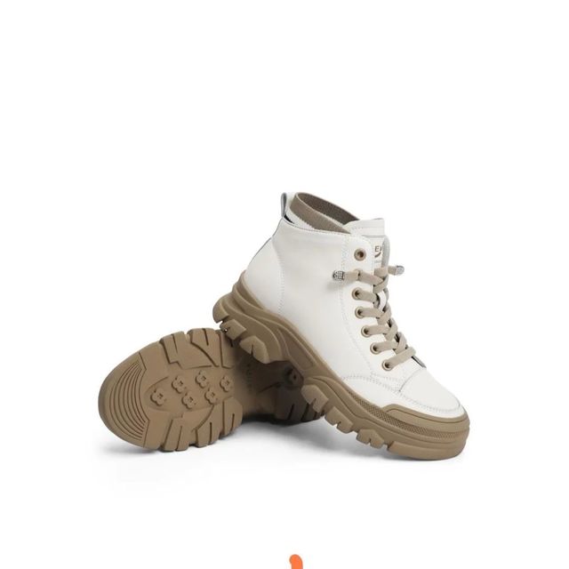 森达 商场同款旅游时尚百搭舒适女休闲运动