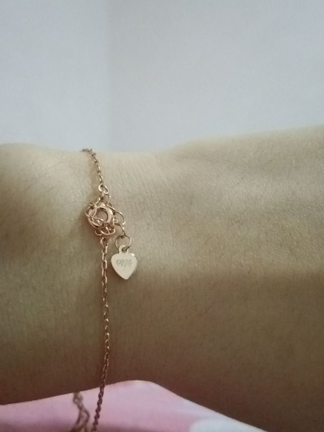 周大生的蝴蝶手链