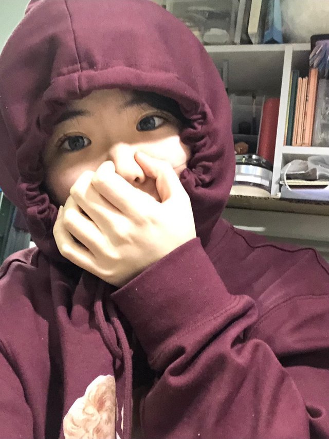 红色的卫衣也没有很丑吗～