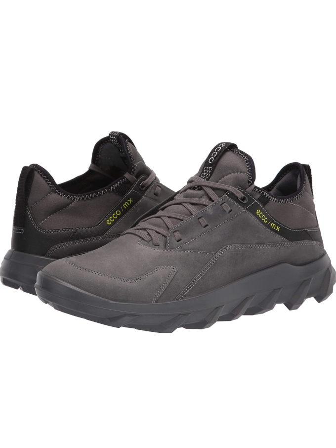 爱步休闲户外鞋