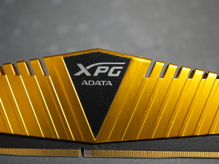 威刚娘上线？ DDR4内存开箱