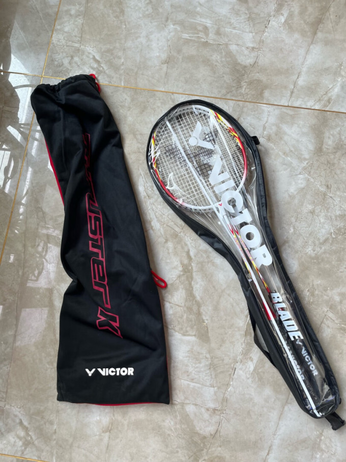 威克多羽毛球拍