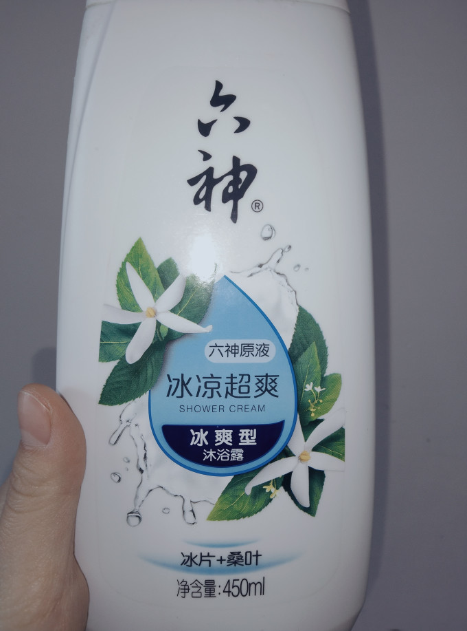 2022-11-26 18:45:06六神沐浴露绿茶冰片薄荷百合栀子芦荟柠檬荷花