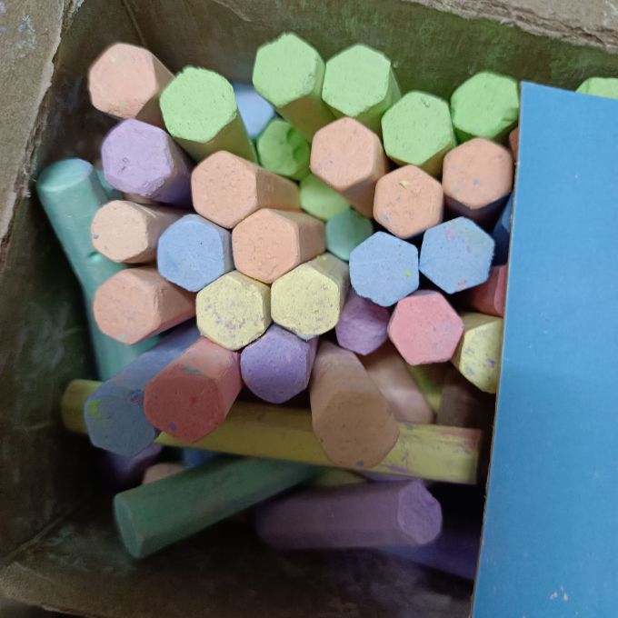 一百支晨光彩色铅笔
