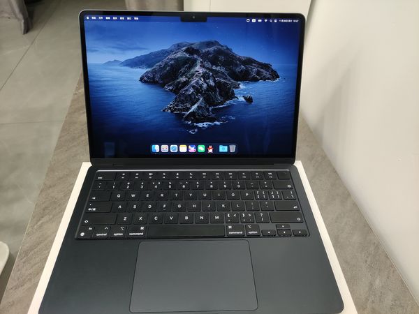 双11入手的当季新鲜MacBook Air午夜黑