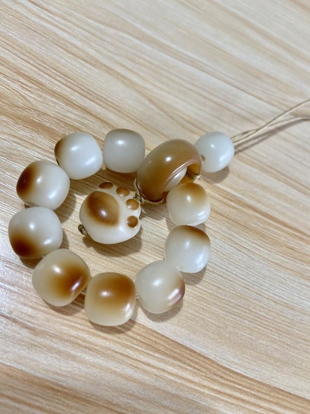 超级可爱的炭烧菩提手串。