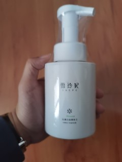 很大的一瓶，泡沫丰富，洗完清爽不干燥