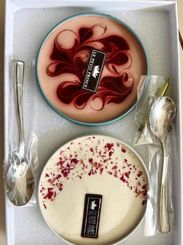 这么好看的蛋糕，我怎么舍得吃它！