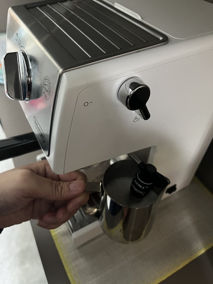 德龙半自动咖啡机