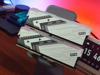 轻松7000MHz丨七彩虹捍卫者DDR5内存灯条