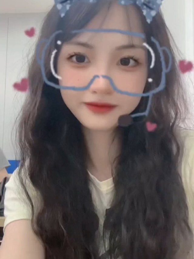 眼神总有一种清澈的愚蠢……