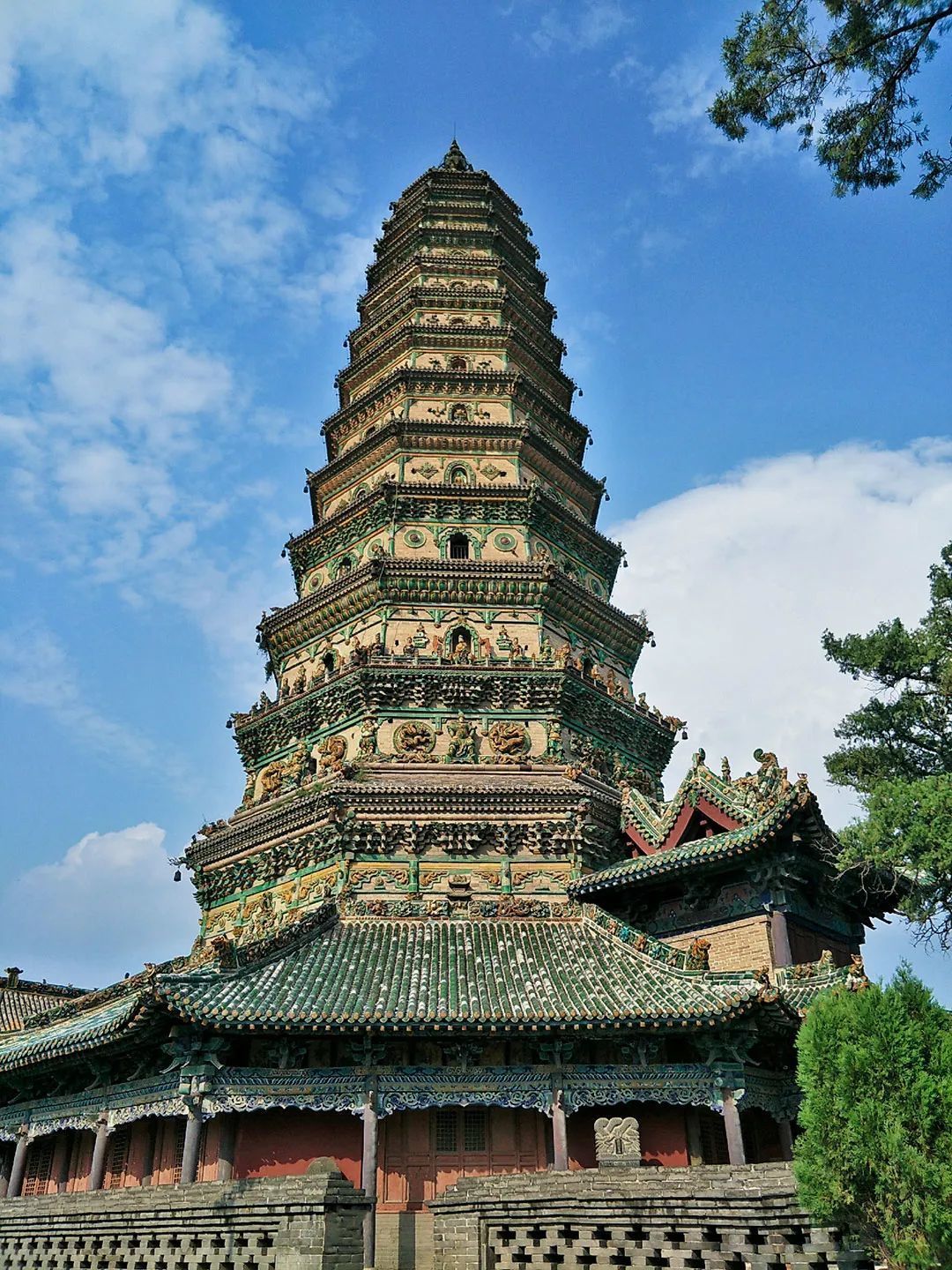 飞虹塔,山西广胜寺内的著名建筑,也是中国琉璃塔的代表作 0815