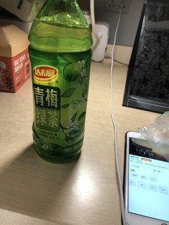 紧跟时事，绿茶卤蛋一起走