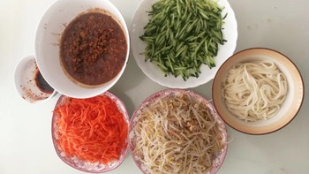 食品饮料 篇十：这个冬天安排上喜欢吃自制炸酱面，绝对是我最拿手的最拿手最好吃的面食了！ 