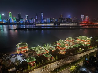 手机也能拍出超棒的夜景