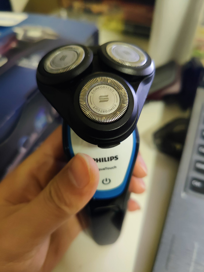 飞利浦电动剃须刀怎么样 入手飞利浦最新s5000系,性价比非常高的s58