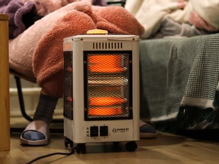 怎么会有这样的神仙电器！上面烤下面取暖