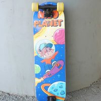 迪卡侬的儿童滑板。