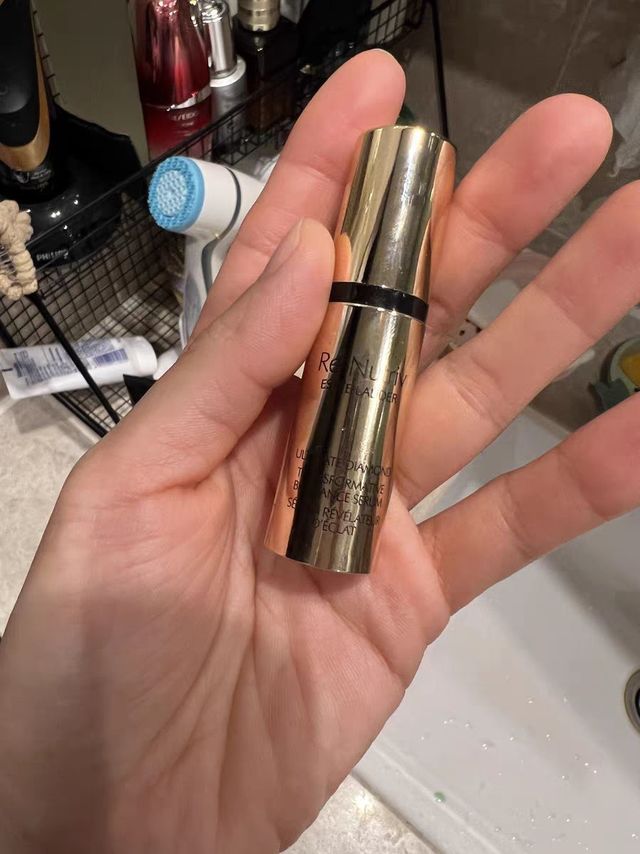 雅诗兰黛白金黑松露精华