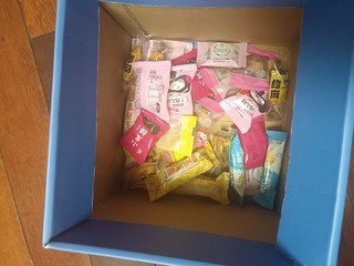 零食大礼包送女友女生小吃休闲食品整箱网红
