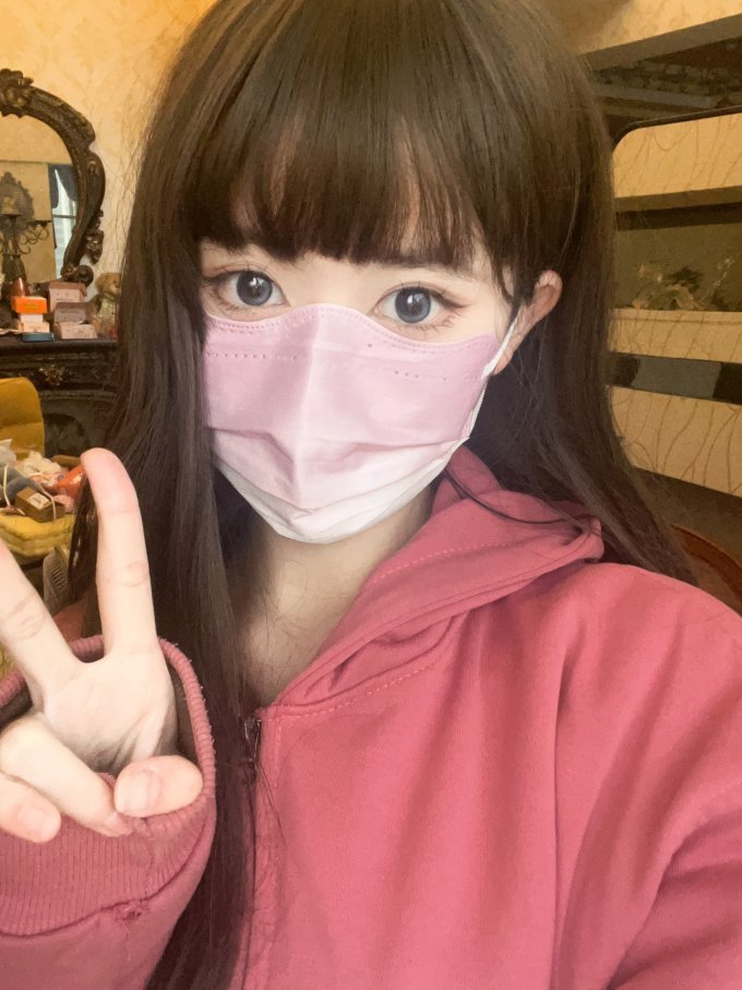 这个口罩戴上好美颜!自带腮红好绝!_什么值得买