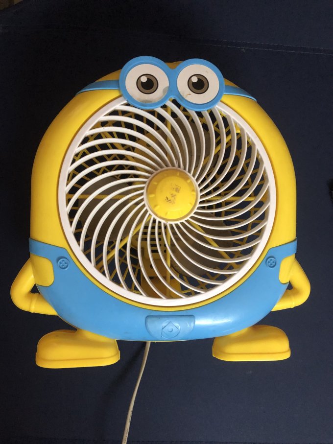 小黄人呆萌宿舍办公室家用风扇