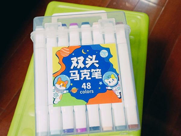 物超所值的48色双头马克笔