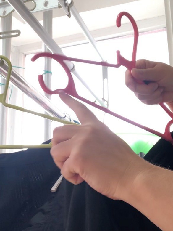 家里挂裤子的衣架都扔了吧