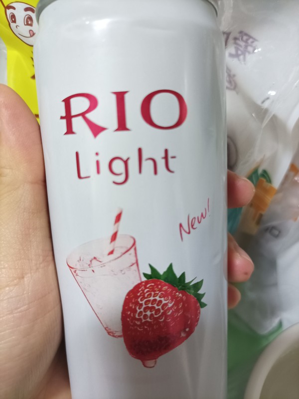 草莓乳酸菌的RIO原来这么好喝
