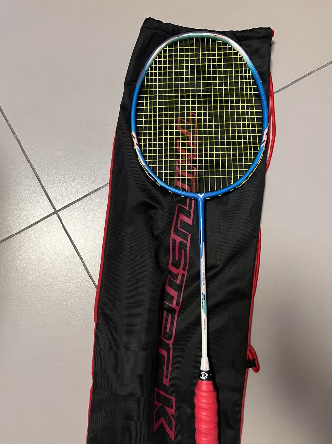 威克多羽毛球拍