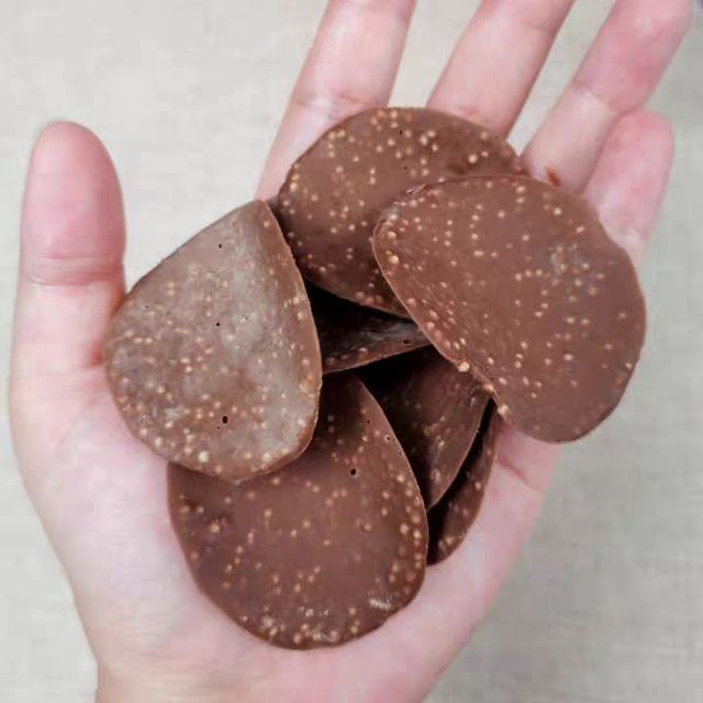 原来现在还有巧克力的薯片啊！