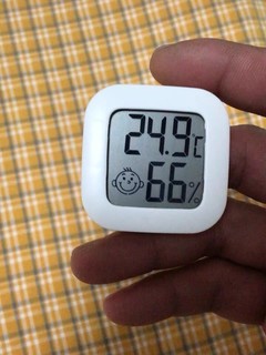 8.9小巧电子温度计，除了时间温湿度两不误