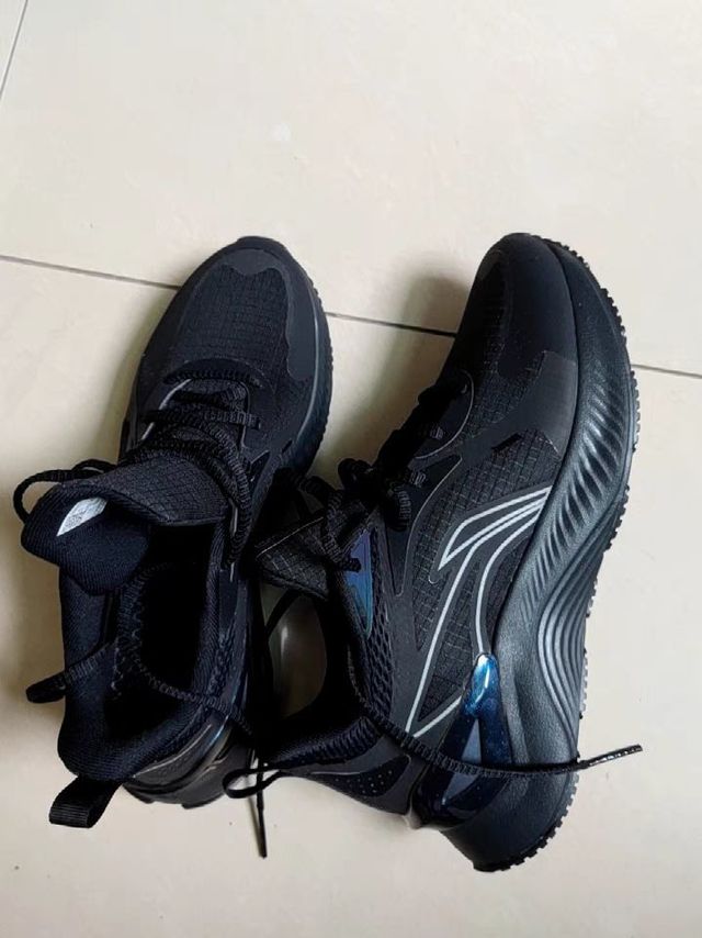 跑鞋我就选李宁