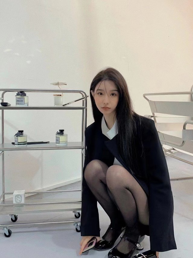突然发现正装和丝袜才是绝配