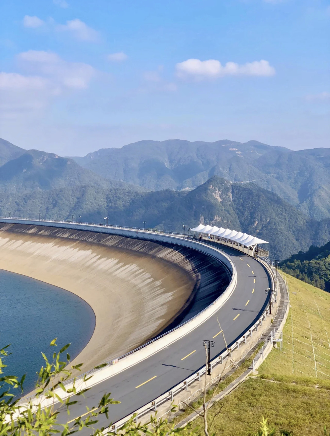 挖到了江浙沪野奢新地标！深藏山谷，坐拥竹海，都市人的山居理想国！