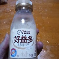 好益多乳酸菌饮料。