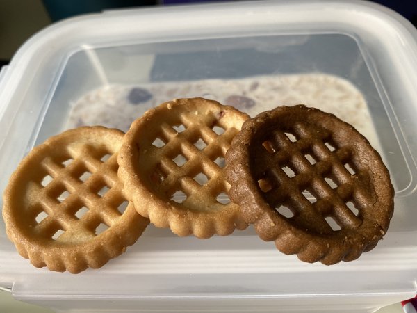 无名曲奇才4r真的好吃绝了