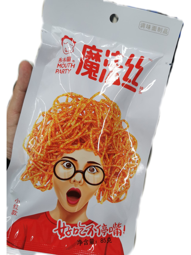 好吃的乡乡嘴辣条丝