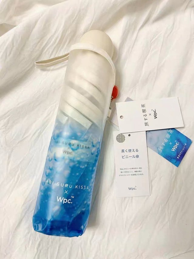 买到了材质很特别的雨伞，一下子买两把。